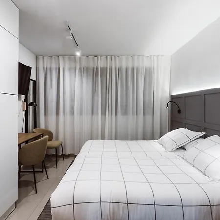Exclusive Rooms In The Heart Of The City-3